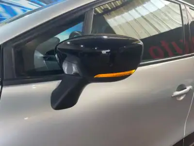 Renault Clio 2019 - 11750 EUR, 106000 km - AUTO.MOTO.pt - 106000km - foto 28 de 45