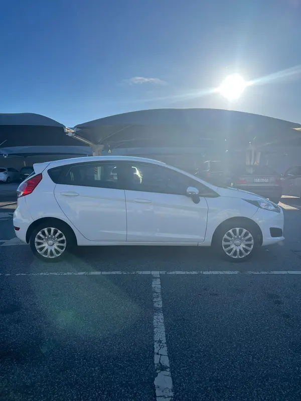 Ford Fiesta 2015 - 5490 EUR, 150000 km - 150000km - foto 2 de 13