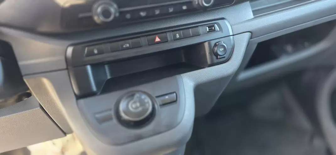 Peugeot 2019 - 16900 EUR, 130000 km - AUTO.MOTO.pt - 130000km - foto 6 de 11