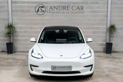 Tesla Model 3 2021 - 25450 EUR, 58710 km - AUTO.MOTO.pt - 58710km - foto 3 de 56
