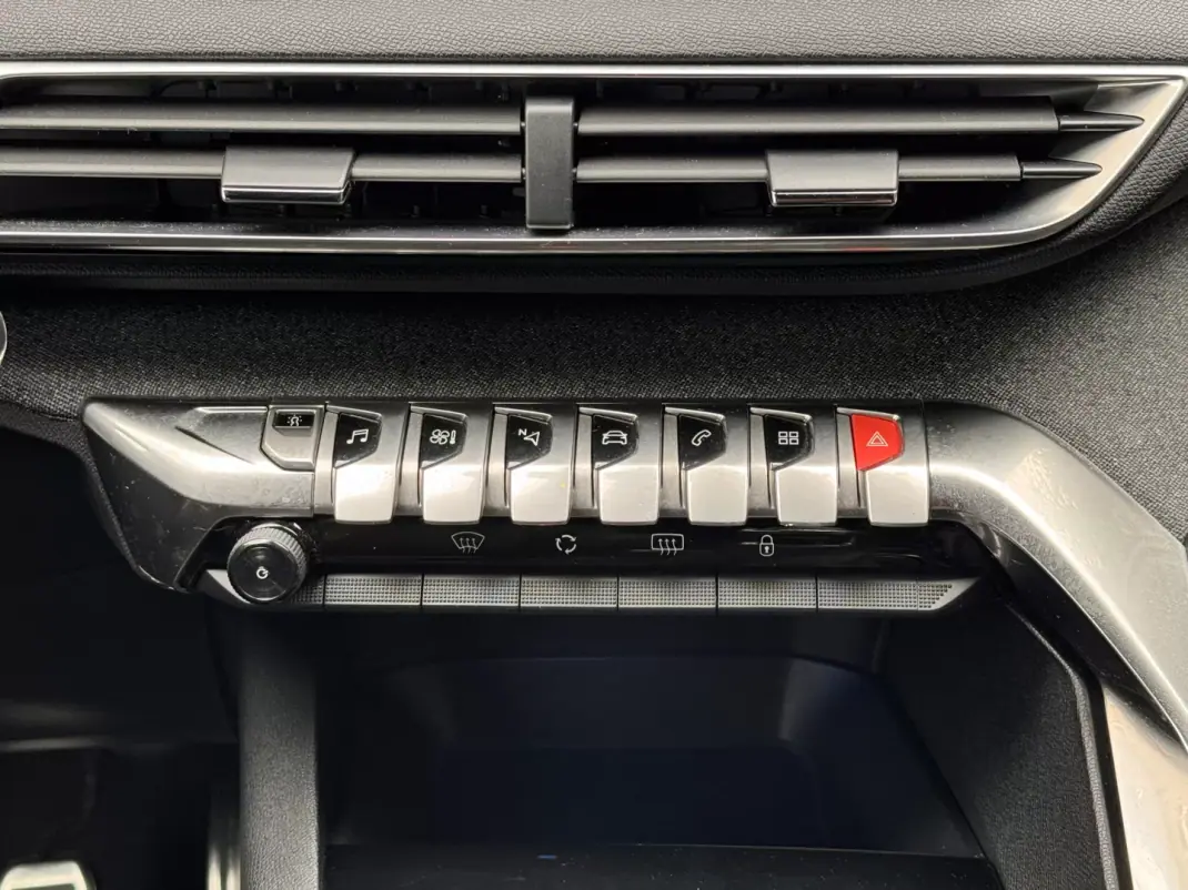 Peugeot 5008 2018 - 18500 EUR, 108306 km - AUTO.MOTO.pt - 108306km - foto 18 de 23