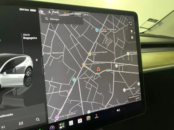 Tesla Model Y 2023 - 35450 EUR, 75000 km - AUTO.MOTO.pt - 75000km - foto 21 de 39