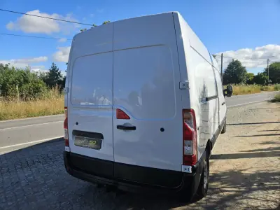 Renault Master 2015 - 11750 EUR, 298000 km - AUTO.MOTO.pt - 298000km - foto 5 de 7