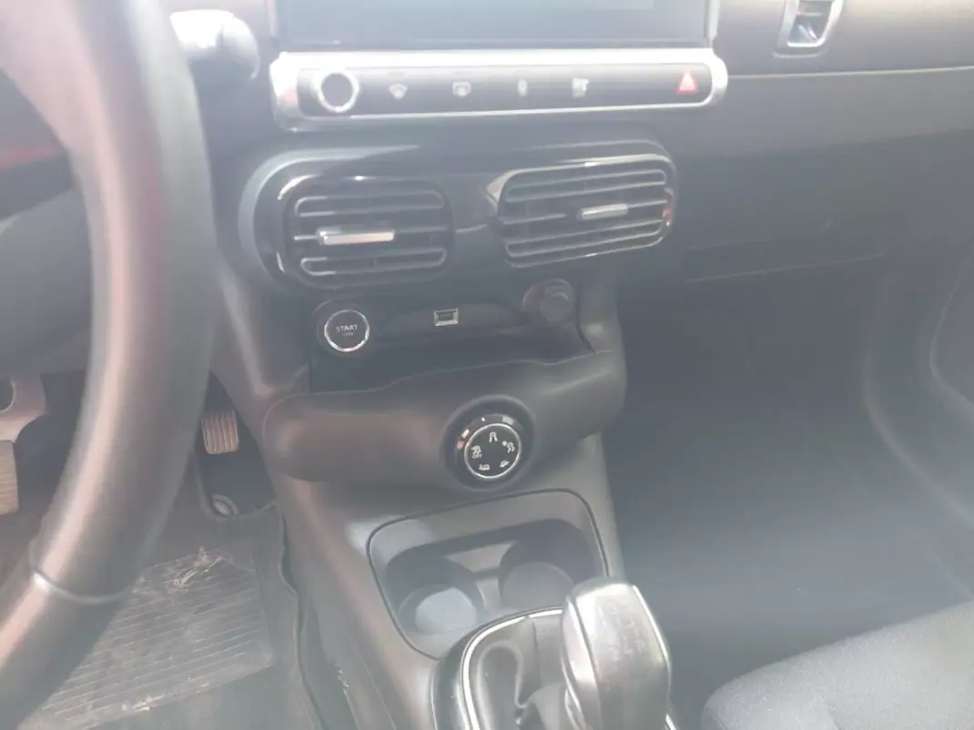 Citroën C4 Cactus 2018 - 9999 EUR, 99000 km - 99000km - foto 13 de 21