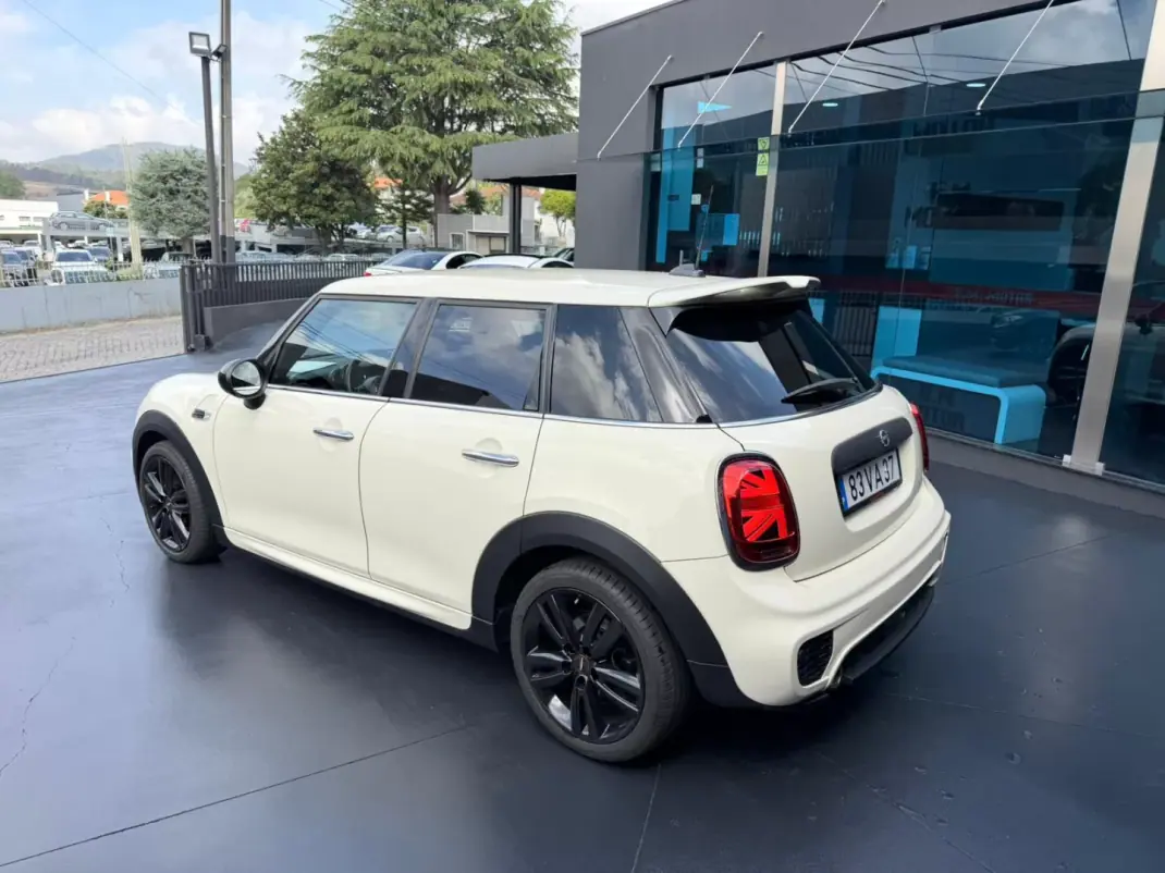 MINI Cooper 2018 - 17900 EUR, 144000 km - AUTO.MOTO.pt - 144000km - foto 5 de 12