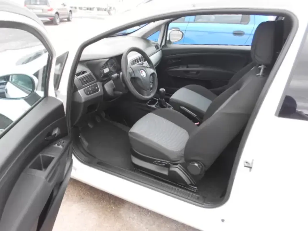 Fiat Fiorino 2012 - 5900 EUR, 216937 km - 216937km - foto 8 de 11