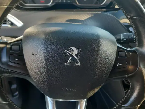Peugeot 2008 2014 - 9500 EUR, 248900 km - AUTO.MOTO.pt - 248900km - foto 23 de 39