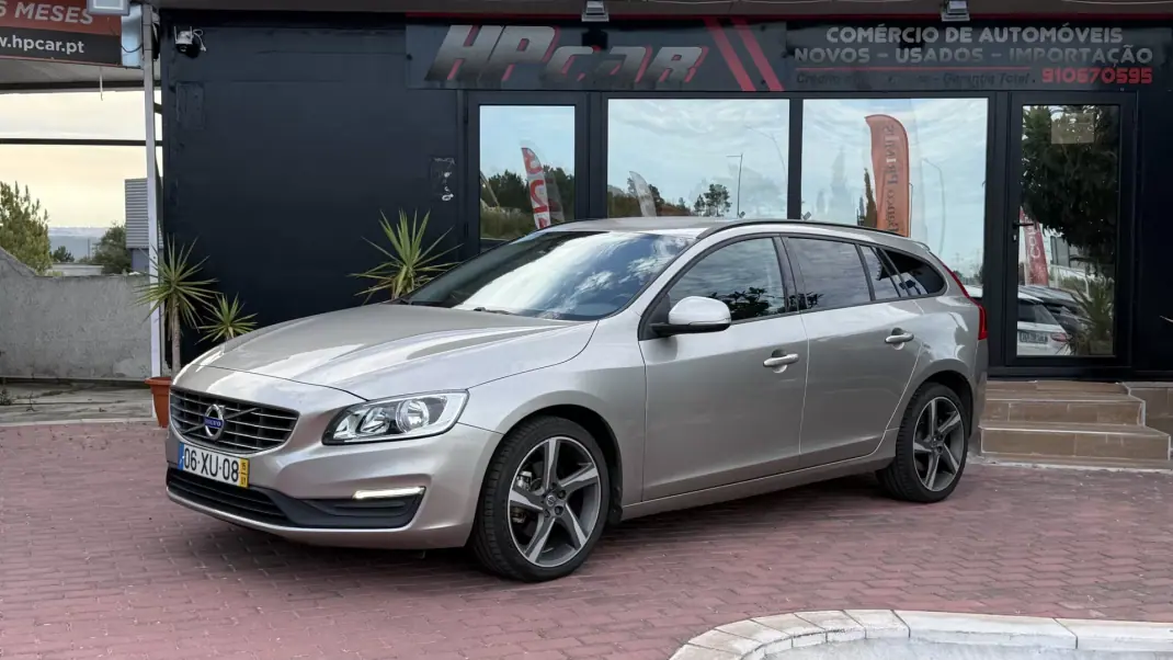 Volvo V60 2015 - 9990 EUR, 265000 km - 265000km - foto 2 de 25
