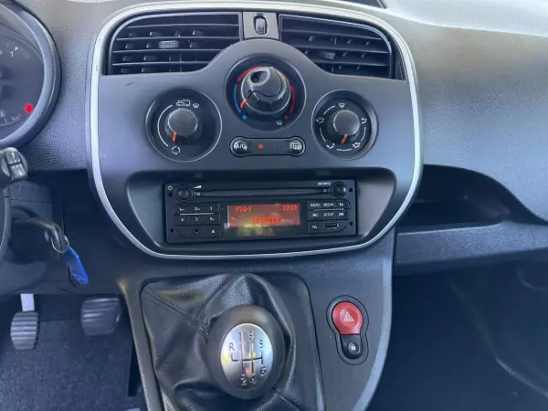 Renault Kangoo 2020 - 10560 EUR, 163000 km - AUTO.MOTO.pt - 163000km - foto 15 de 21