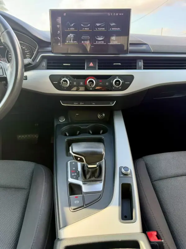 Audi A4 Avant 2020 - 26900 EUR, 165000 km - AUTO.MOTO.pt - 165000km - foto 17 de 28