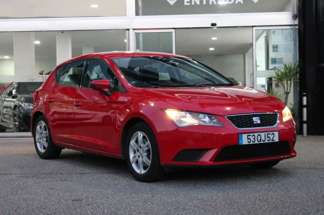 SEAT Leon 2013 - 10900 EUR, 140335 km - AUTO.MOTO.pt - 140335km - foto 1 de 16