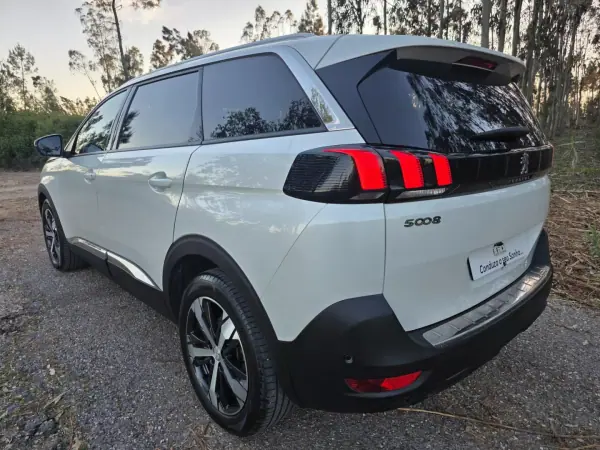 Peugeot 5008 2018 - 17750 EUR, 125000 km - AUTO.MOTO.pt - 125000km - foto 7 de 36