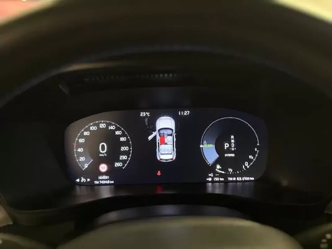 Volvo XC 40 2020 - 23900 EUR, 160000 km - AUTO.MOTO.pt - 160000km - foto 17 de 23