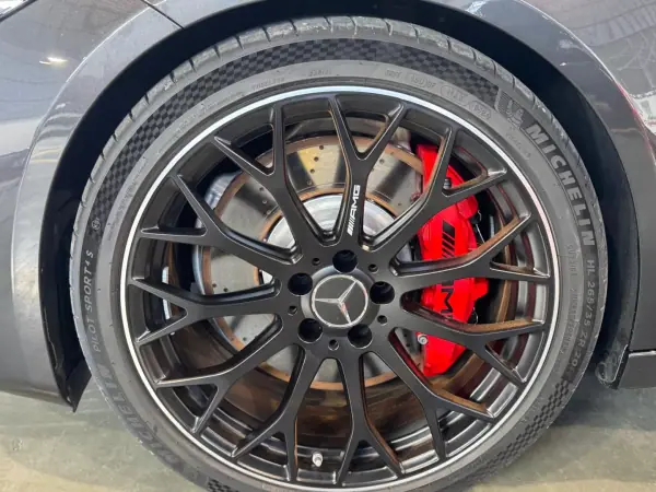 Mercedes-Benz C 63 AMG 2024 - 125000 EUR, 3456 km - AUTO.MOTO.pt - 3456km - foto 5 de 23