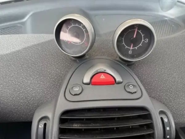 Smart Fortwo Cabrio 2004 - 4250 EUR, 122000 km - AUTO.MOTO.pt - 122000km - foto 22 de 29