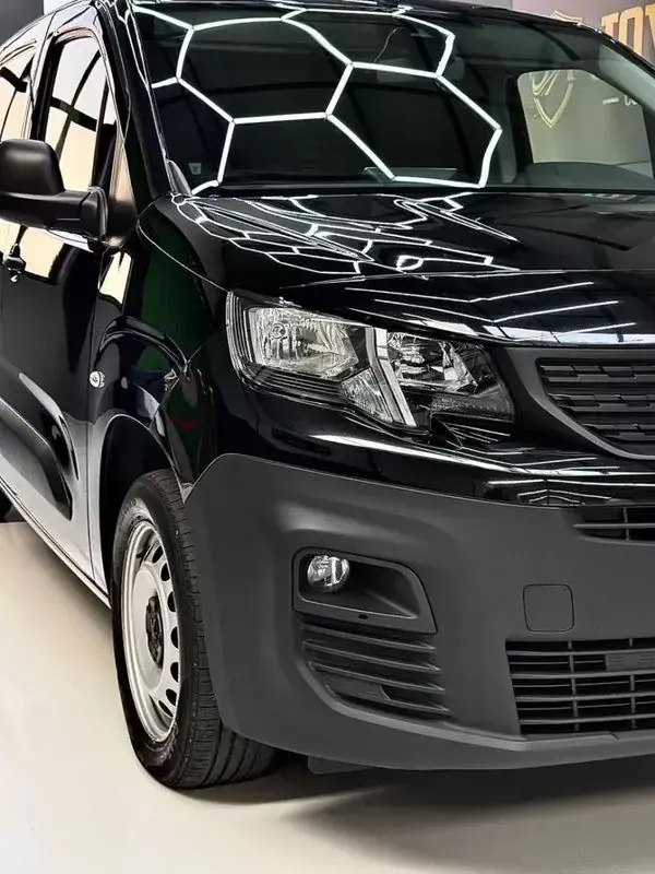 Peugeot PARTNER GIRAFON 2022 - 15999 EUR, 100086 km - AUTO.MOTO.pt - 100086km - foto 6 de 26