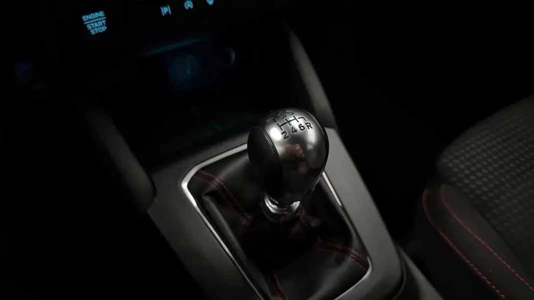 Ford Focus 2025 - 22990 EUR, 11701 km - AUTO.MOTO.pt - 11701km - foto 23 de 35