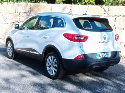 Renault Kadjar 2018 - 14390 EUR, 105500 km - AUTO.MOTO.pt - 105500km - foto 2 de 13