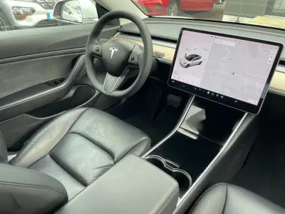 Tesla Model 3 2020 - 25995 EUR, 80043 km - AUTO.MOTO.pt - 80043km - foto 37 de 43