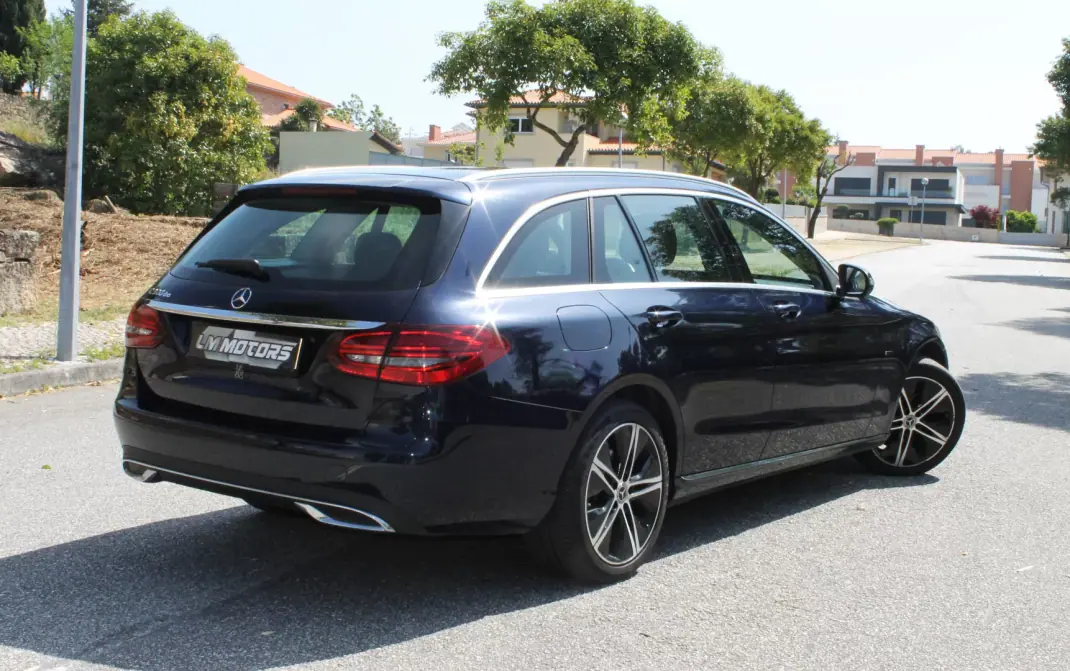 Mercedes-Benz C 300 2020 - 28990 EUR, 128000 km - AUTO.MOTO.pt - 128000km - foto 6 de 36
