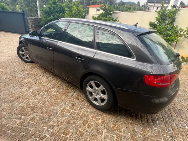 Audi A4 Avant 2010 - 6499 EUR, 500000 km - AUTO.MOTO.pt - 500000km - foto 9 de 17