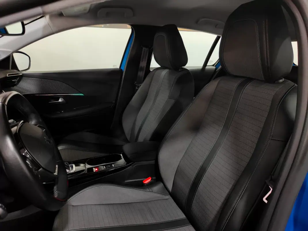 Peugeot 208 2019 - 14500 EUR, 90000 km - AUTO.MOTO.pt - 90000km - foto 28 de 60