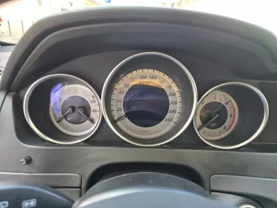 Mercedes-Benz C 200 2012 - 11990 EUR, 263748 km - AUTO.MOTO.pt - 263748km - foto 14 de 24