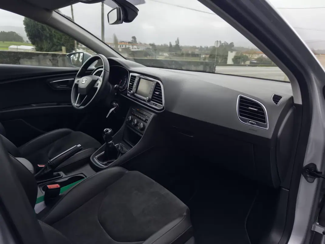 SEAT Leon 2016 - 12990 EUR, 117000 km - AUTO.MOTO.pt - 117000km - foto 14 de 26