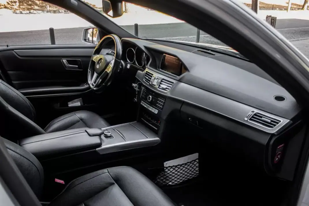 Mercedes-Benz E 250 2016 - 23750 EUR, 215762 km - AUTO.MOTO.pt - 215762km - foto 24 de 39