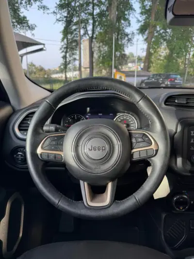 Jeep Renegade 2016 - 13900 EUR, 187700 km - AUTO.MOTO.pt - 187700km - foto 9 de 13