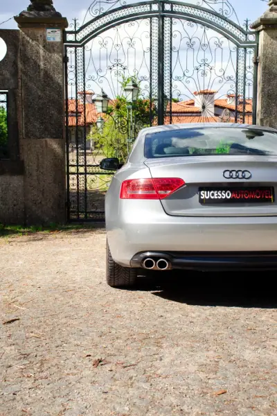 Audi A5 2010 - 13950 EUR, 218325 km - 218325km - foto 4 de 9