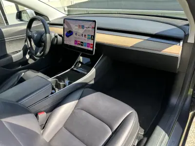 Tesla Model 3 2019 - 21900 EUR, 86000 km - AUTO.MOTO.pt - 86000km - foto 58 de 64