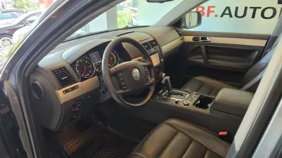 Volkswagen Touareg 2006 - 13900 EUR, 262462 km - AUTO.MOTO.pt - 262462km - foto 6 de 60