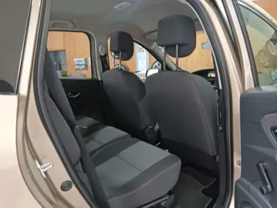 Renault Scénic 2015 - 10990 EUR, 159000 km - AUTO.MOTO.pt - 159000km - foto 18 de 19