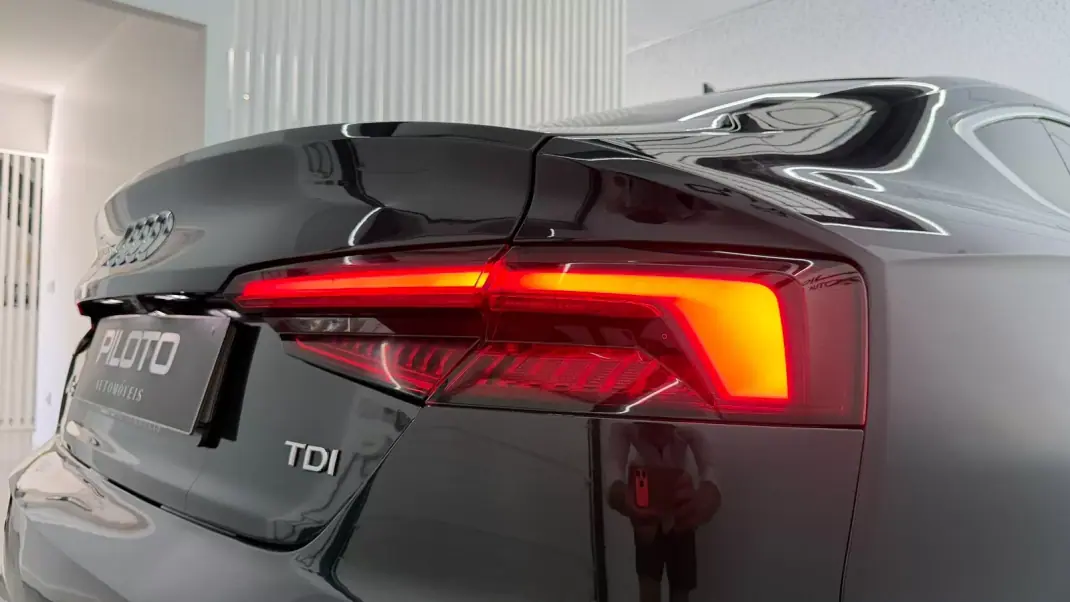 Audi A5 Sportback 2017 - 28990 EUR, 105891 km - 105891km - foto 9 de 34