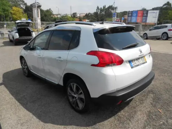 Peugeot 2008 2013 - 9900 EUR, 158211 km - AUTO.MOTO.pt - 158211km - foto 4 de 12