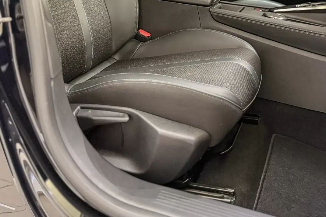 Peugeot 308 SW 2022 - 21500 EUR, 117060 km - AUTO.MOTO.pt - 117060km - foto 8 de 23