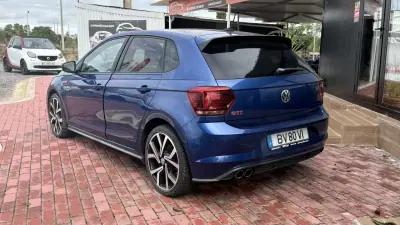 Volkswagen Polo 2019 - 22990 EUR, 130000 km - AUTO.MOTO.pt - 130000km - foto 28 de 32