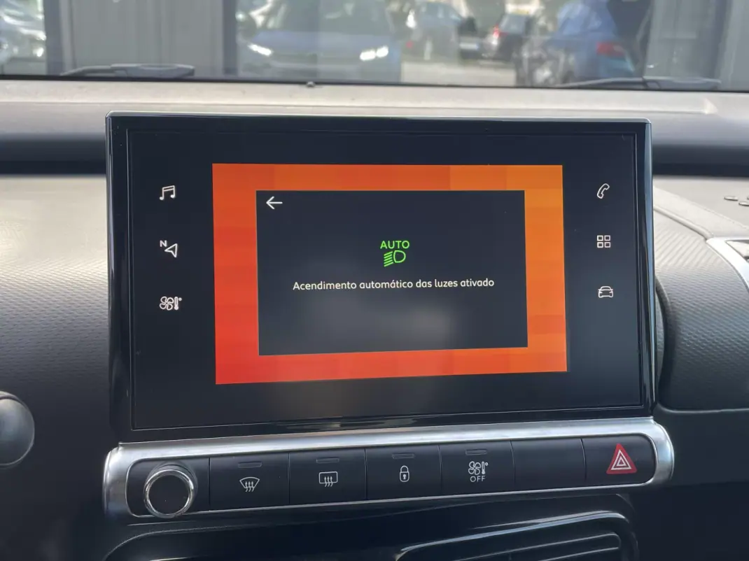 Citroën C4 Cactus 2019 - 12995 EUR, 70182 km - AUTO.MOTO.pt - 70182km - foto 34 de 37