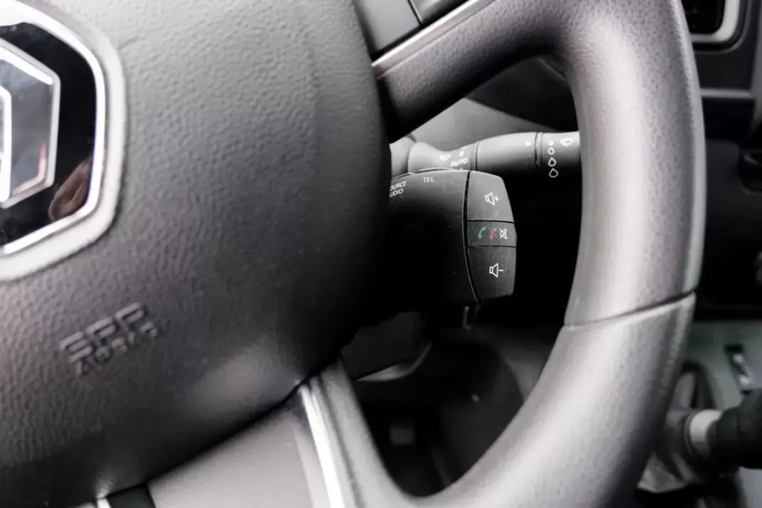 Renault MASTER 2.2DCI CAIXA ABERTA 2023 - 22750 EUR, 166000 km - AUTO.MOTO.pt - 166000km - foto 5 de 20