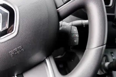 Renault MASTER 2.2DCI CAIXA ABERTA 2023 - 22750 EUR, 166000 km - AUTO.MOTO.pt - 166000km - foto 5 de 20