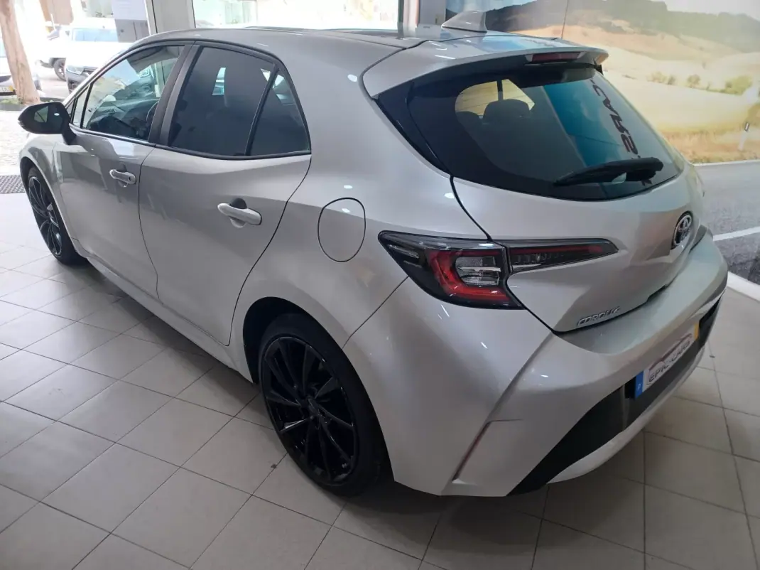 Toyota Corolla 2019 - 18390 EUR, 81211 km - AUTO.MOTO.pt - 81211km - foto 6 de 33