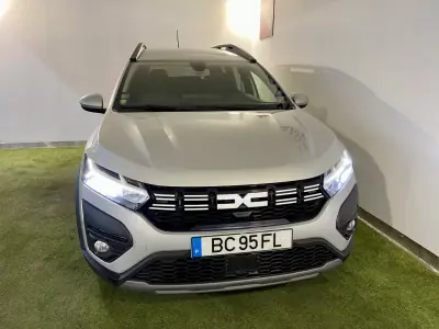 Dacia Jogger 2023 - 16450 EUR, 81000 km - AUTO.MOTO.pt - 81000km - foto 5 de 31