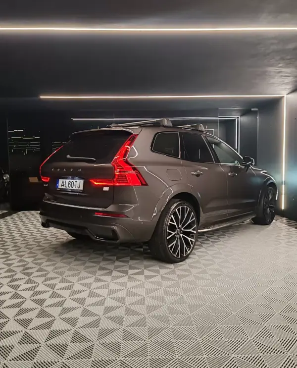 Volvo XC 60 2022 - 41000 EUR, 109000 km - AUTO.MOTO.pt - 109000km - foto 14 de 27
