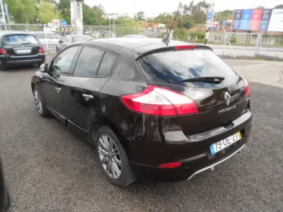 Renault Mégane 2013 - 9750 EUR, 218367 km - AUTO.MOTO.pt - 218367km - foto 4 de 17
