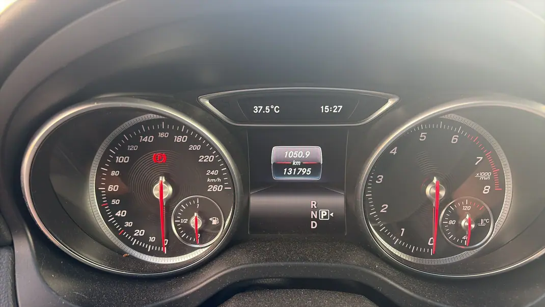 Mercedes-Benz CLA 180 2016 - 19000 EUR, 132000 km - 132000km - foto 12 de 15
