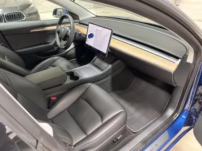Tesla Model 3 2021 - 27950 EUR, 58905 km - AUTO.MOTO.pt - 58905km - foto 10 de 55