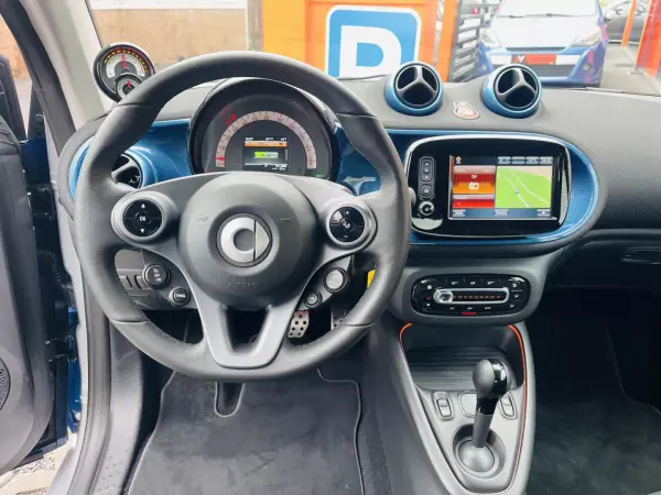 Smart ForTwo Coupé 2020 - 14950 EUR, 29595 km - 29595km - foto 14 de 21