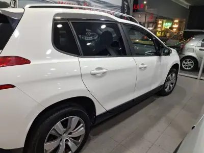 Peugeot 2008 2015 - 9740 EUR, 120266 km - AUTO.MOTO.pt - 120266km - foto 12 de 28
