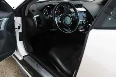 Jaguar F-Type 2019 - 48900 EUR, 47575 km - AUTO.MOTO.pt - 47575km - foto 26 de 29